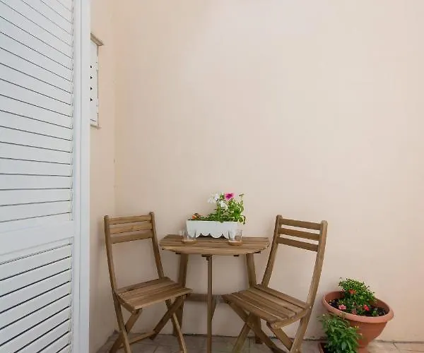 Апартаменты Bura Studio Apartman