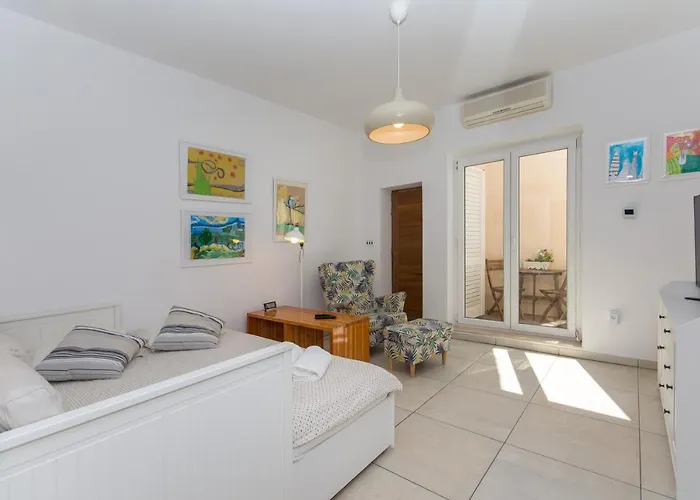 Bura Studio Apartman Appartamento *